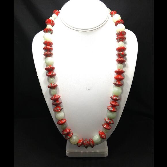 Chrysoprase Quartz Porcelain Bead Necklace Red Green White Toggle 1990s Vintage - Picture 4 of 10